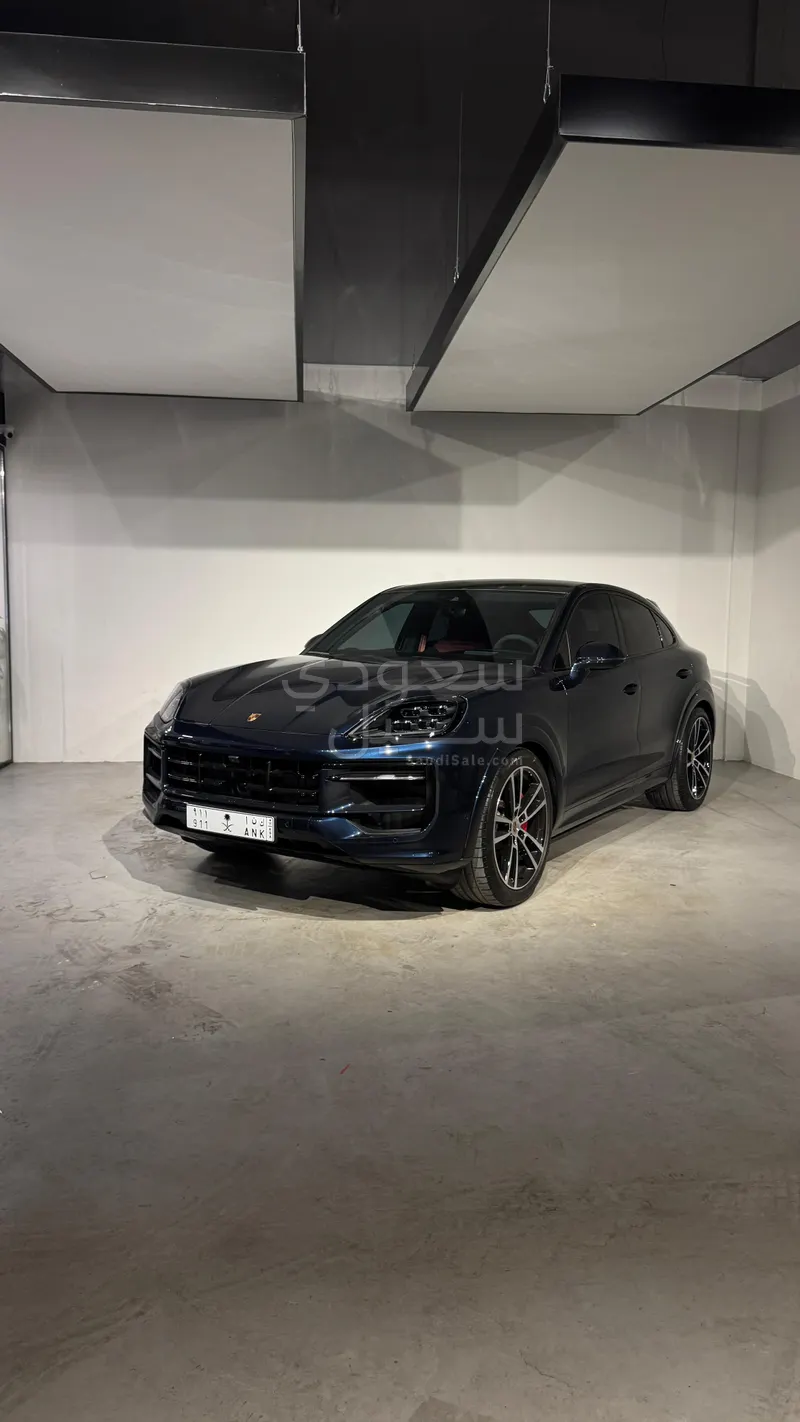 2025 Porsche Cayenne GTS