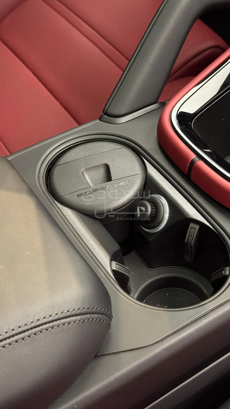 2025 Porsche Cayenne GTS