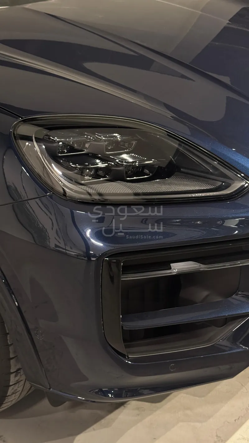 2025 Porsche Cayenne GTS