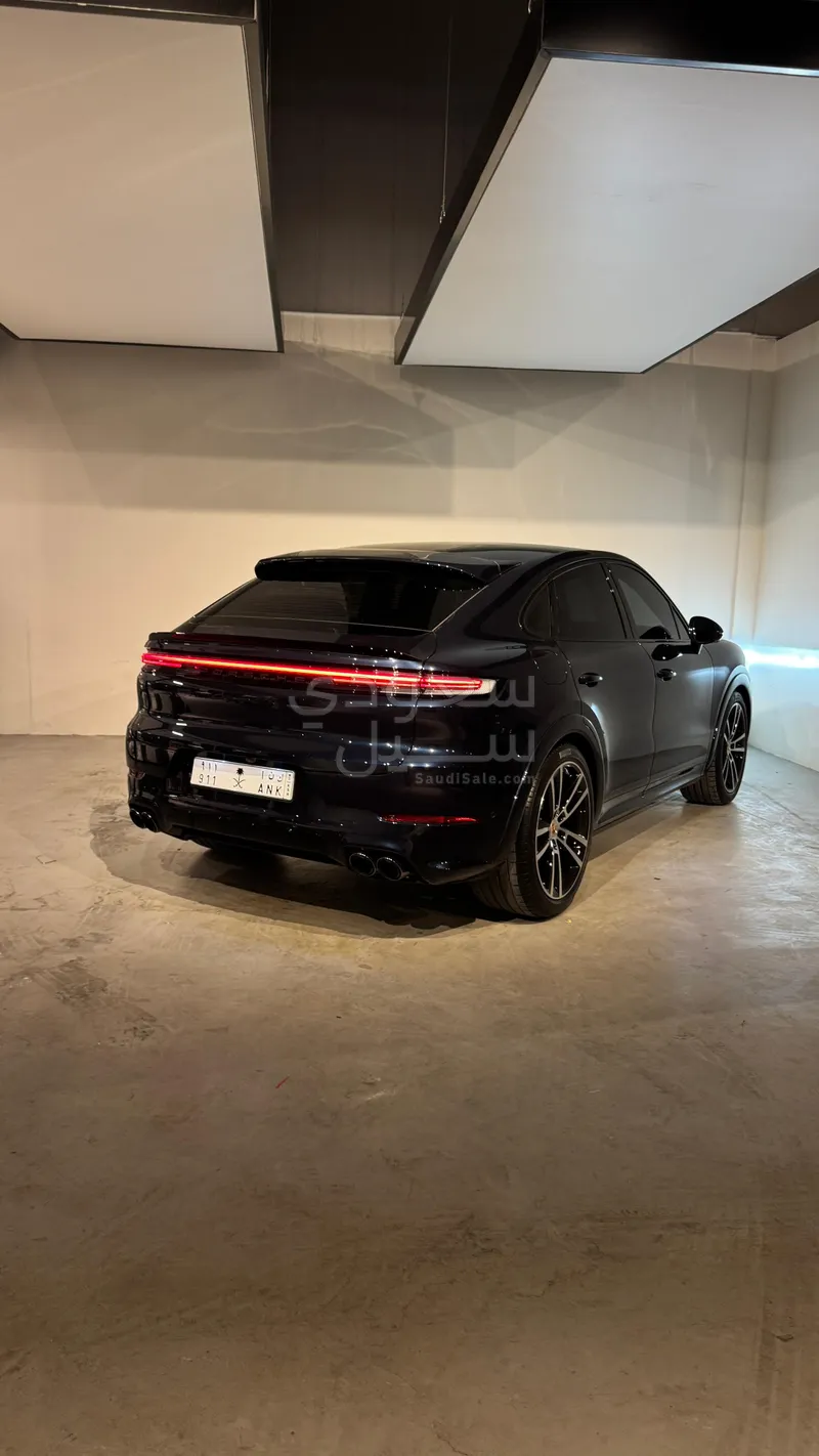 2025 Porsche Cayenne GTS