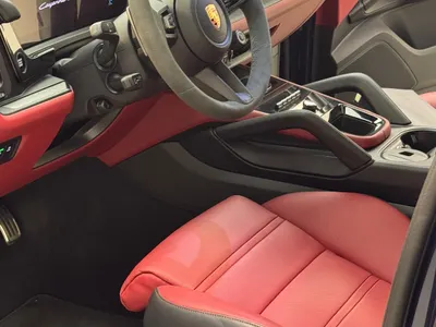 2025 Porsche Cayenne GTS