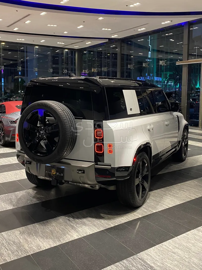 2024 Land Rover Defender 110