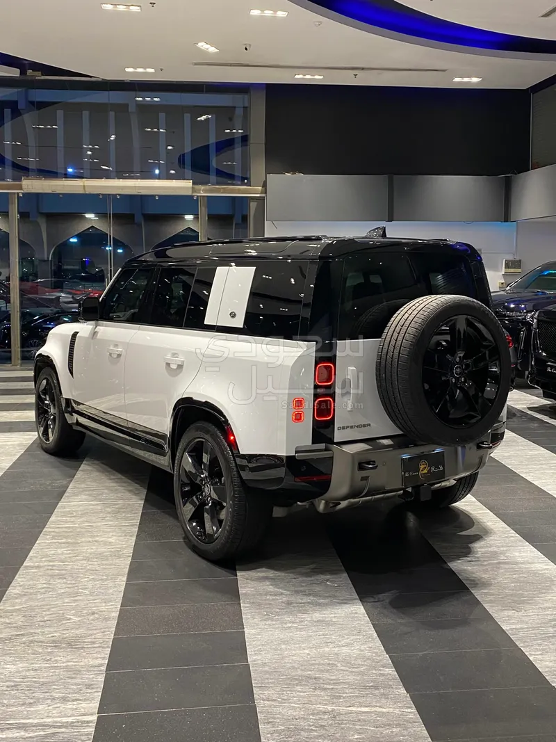 2024 Land Rover Defender 110