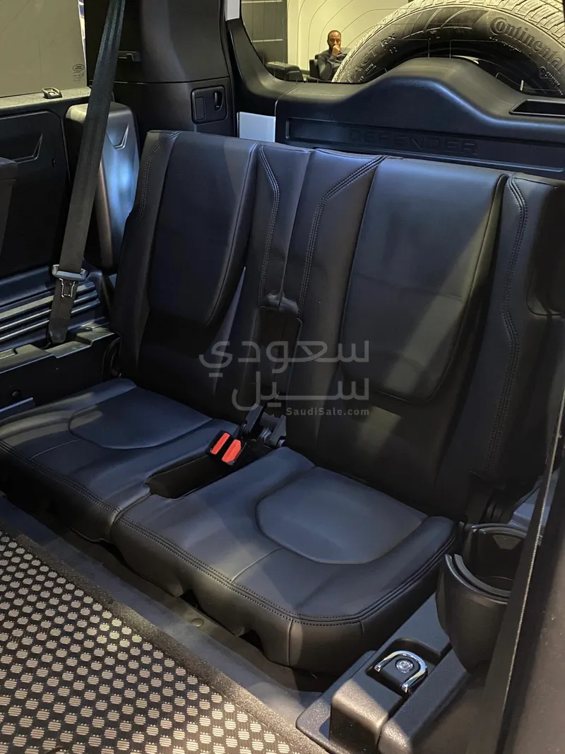 2024 Land Rover Defender 110