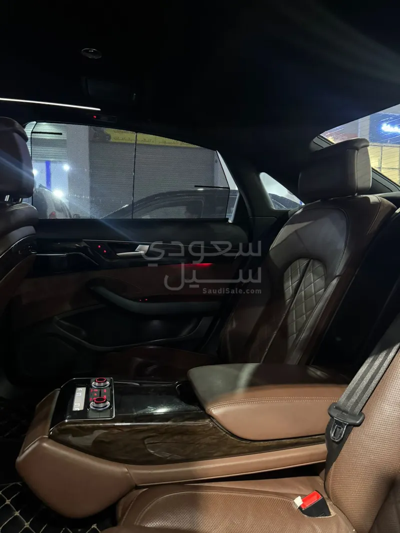2012 اودي اي 8