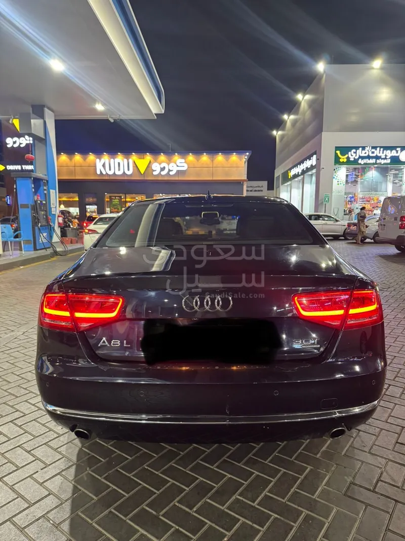 2012 اودي اي 8