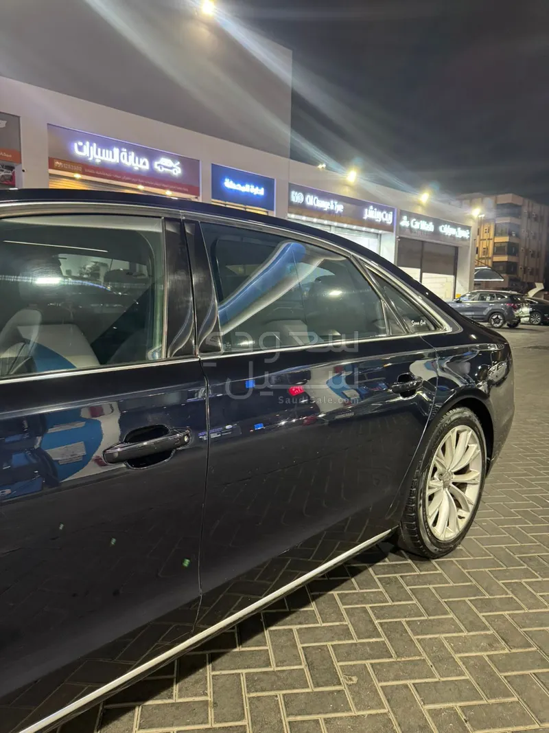 2012 اودي اي 8