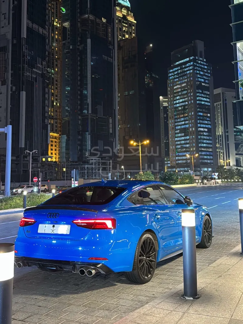 2019 اودي اي 5 40 تي اف اس اي اس لاين