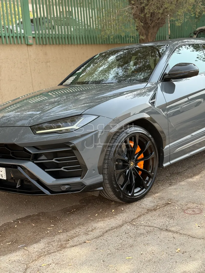2022 Lamborghini URUS Performante