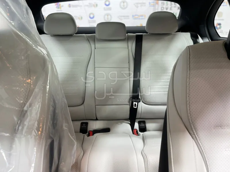 2025 Mercedes-Benz C 200