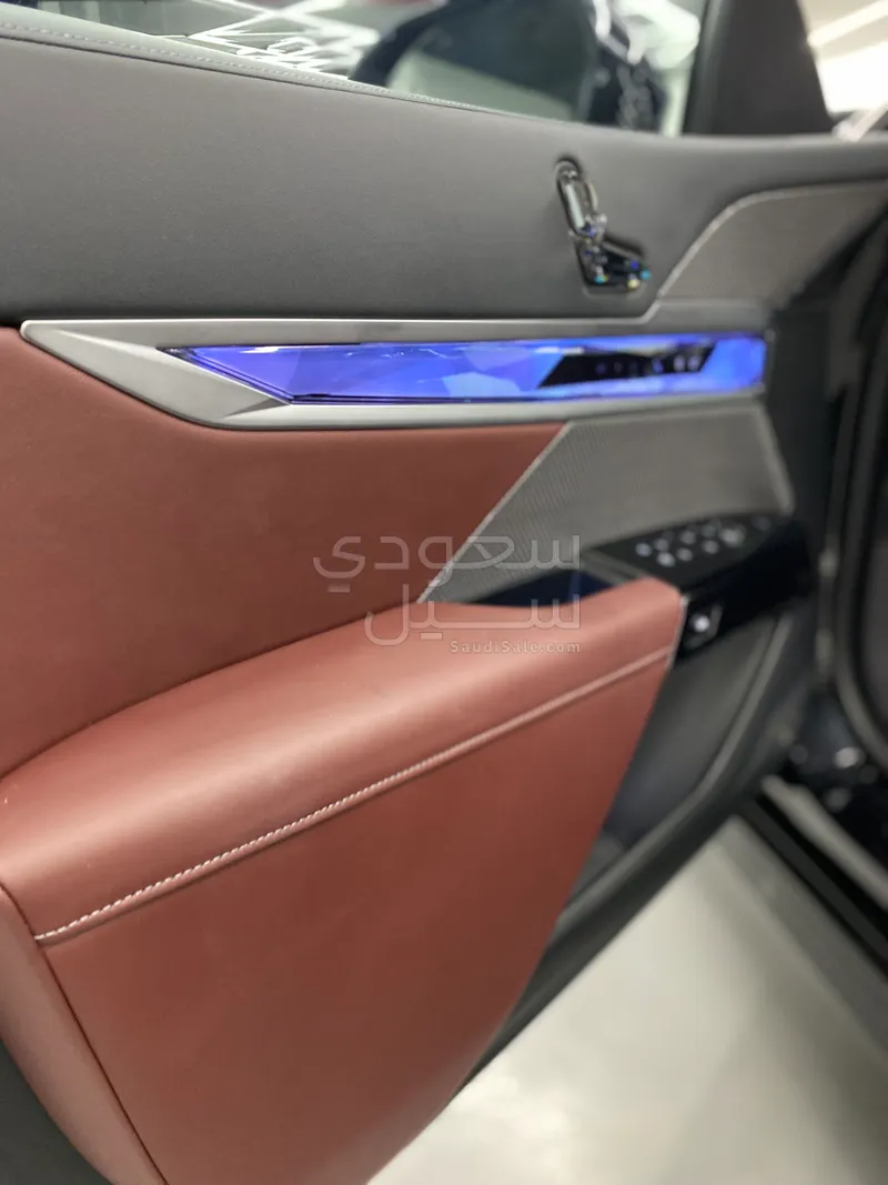2025 BMW 7 Series 740i