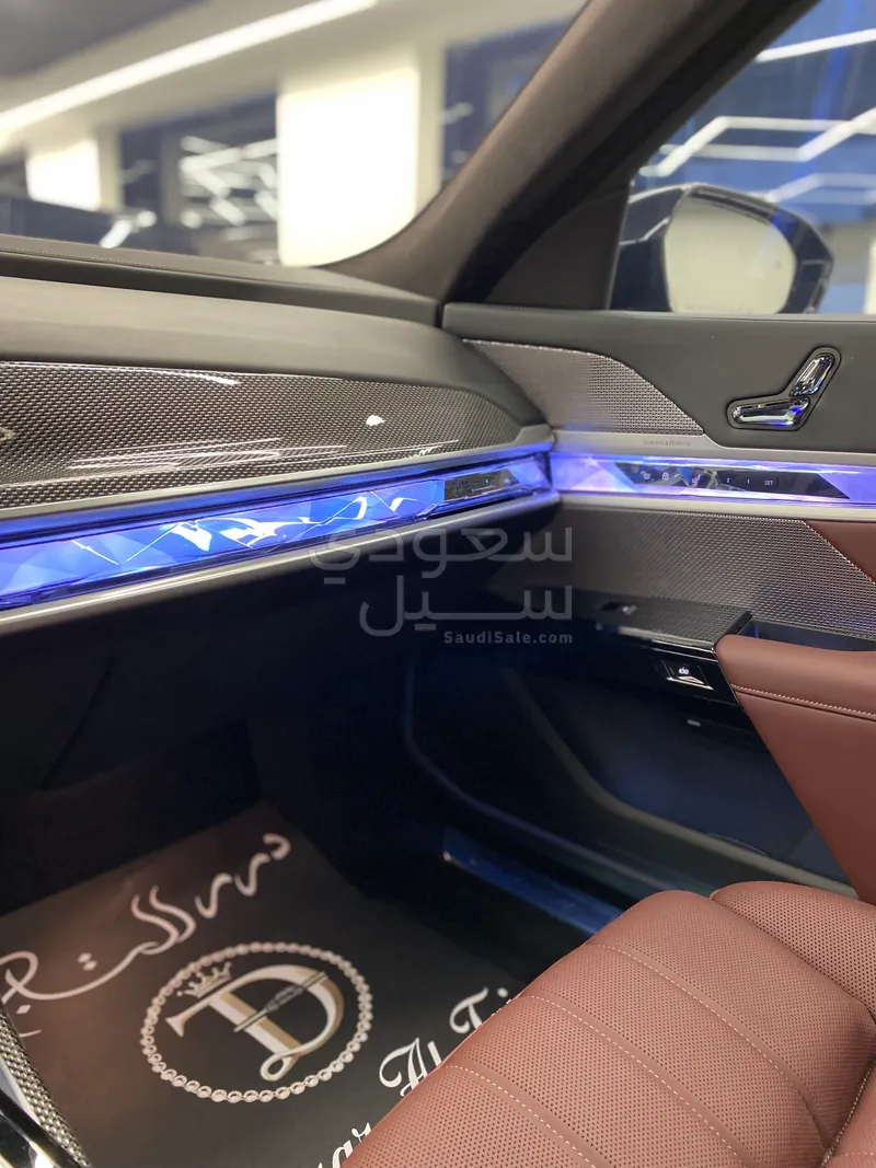 2025 BMW 7 Series 740i