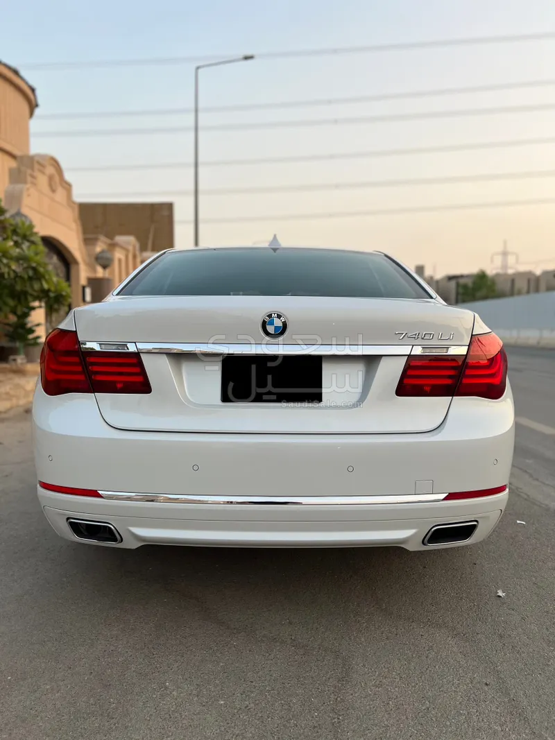 2015 بي ام دبليو الفئة السابعة 730 إل أي