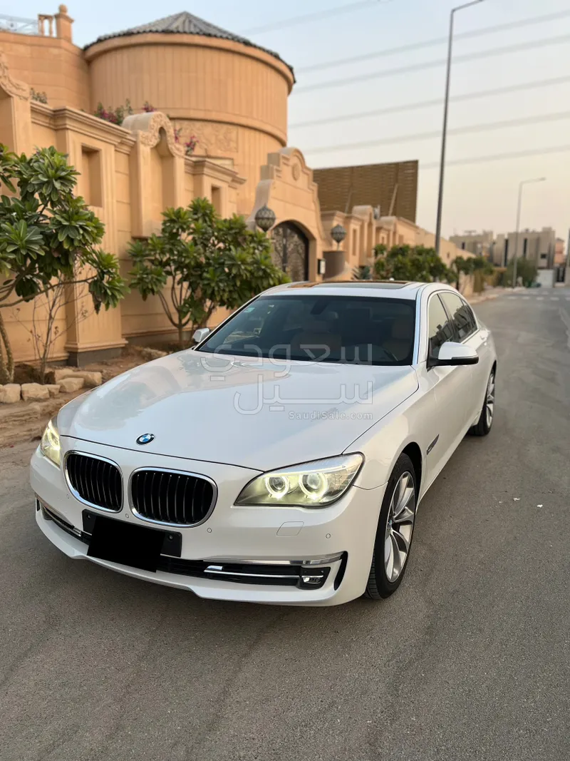 2015 بي ام دبليو الفئة السابعة 730 إل أي