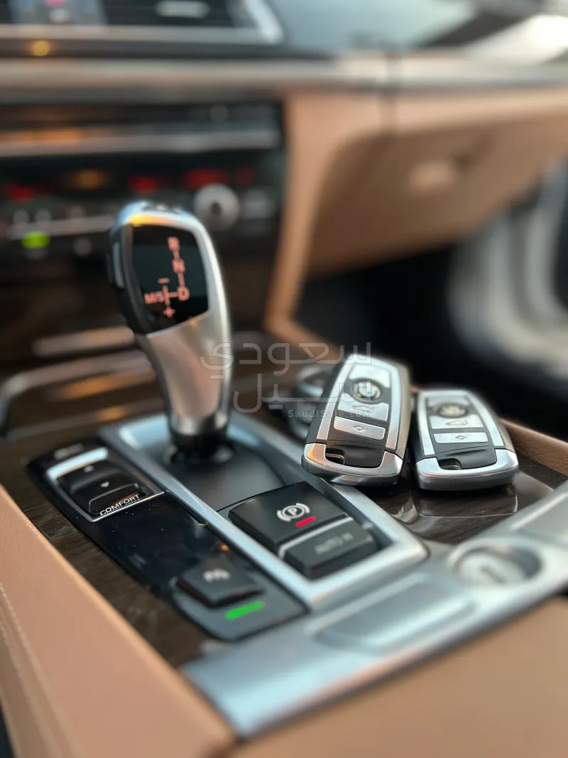 2015 بي ام دبليو الفئة السابعة 730 إل أي