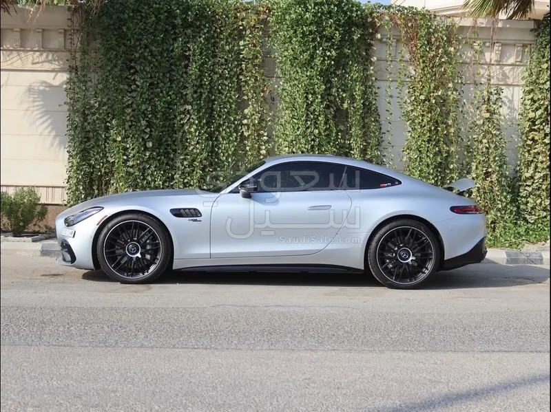 2025 Mercedes-Benz GT 43 AMG