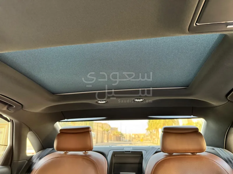 2015 اودي اي 8 ال 50 تي اف اس اي