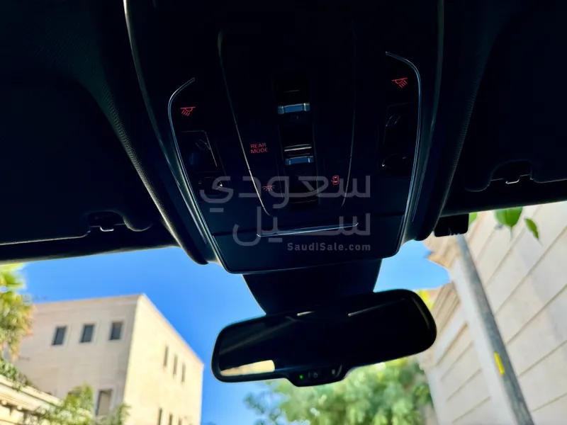 2015 اودي اي 8 ال 50 تي اف اس اي