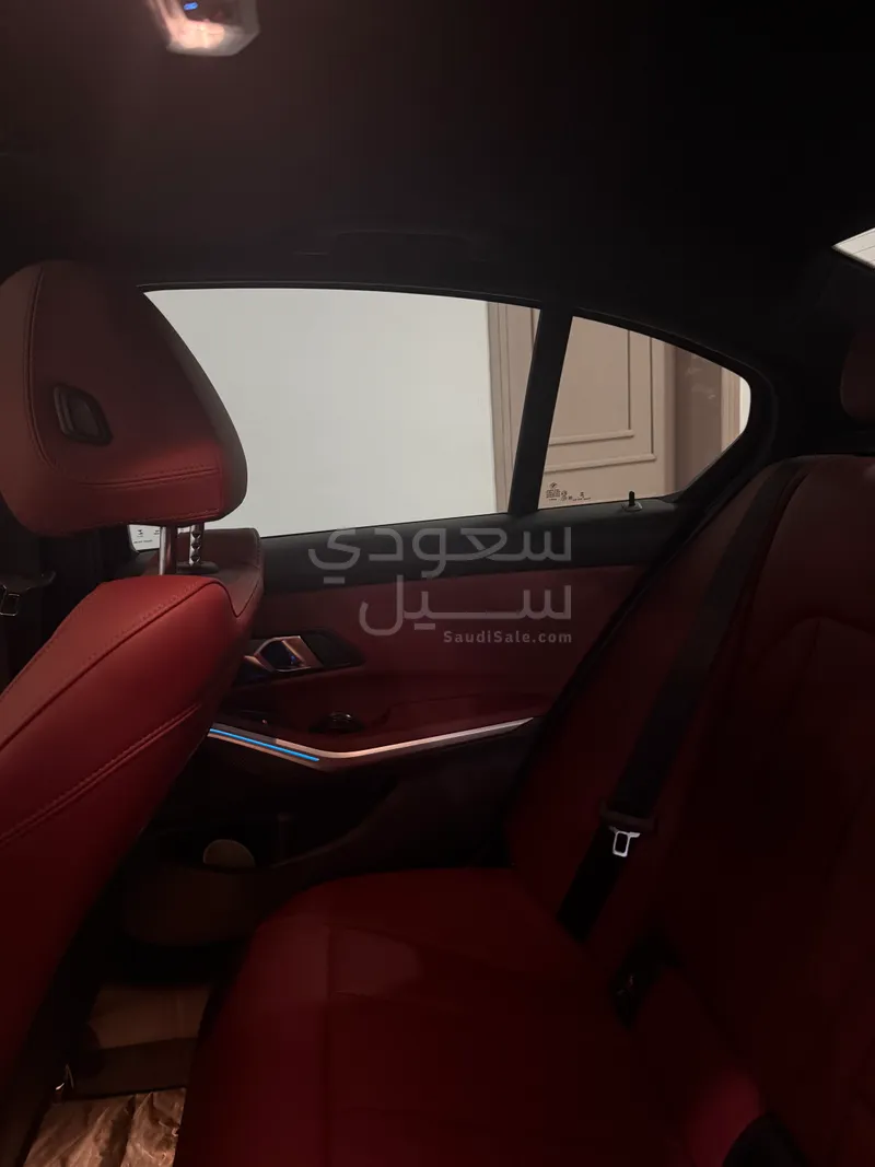 2024 بي ام دبليو الفئة الثالثة 320 أي
