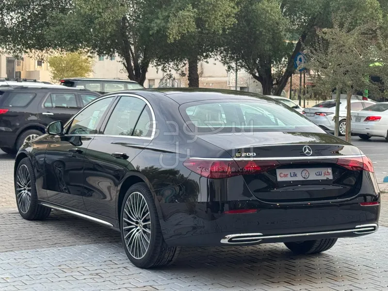 2026 Mercedes-Benz E 200