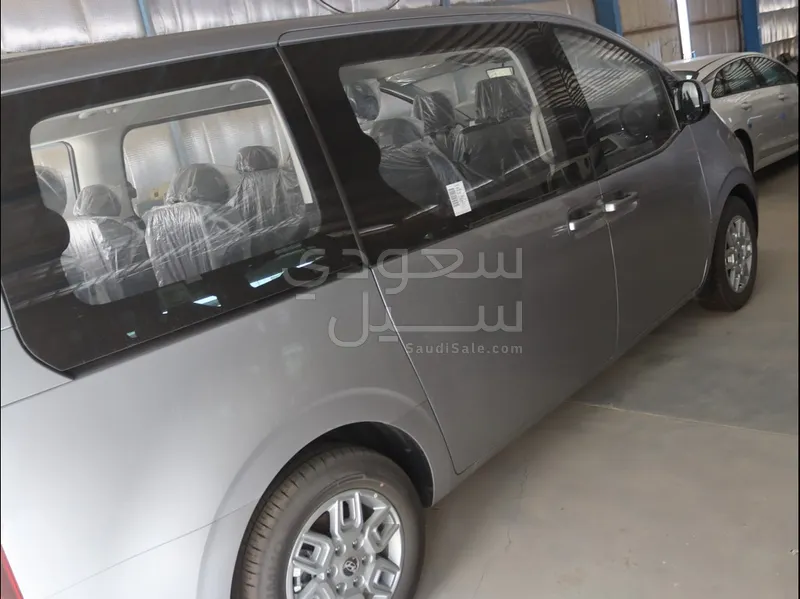2025 Hyundai Staria
