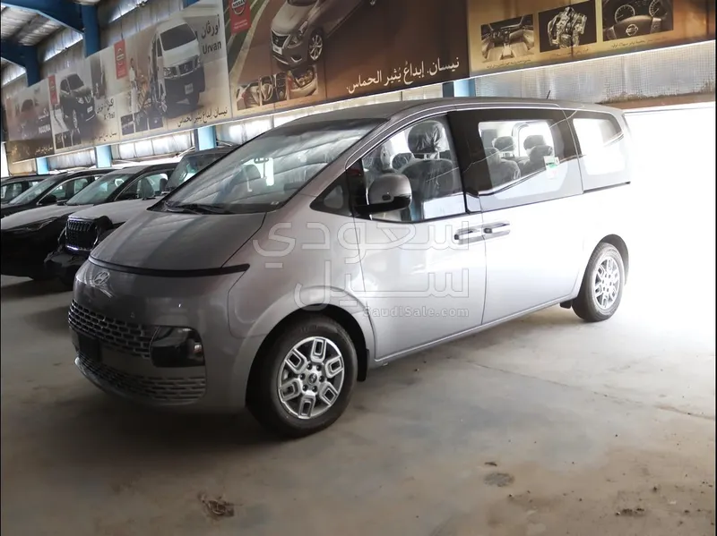 2025 Hyundai Staria