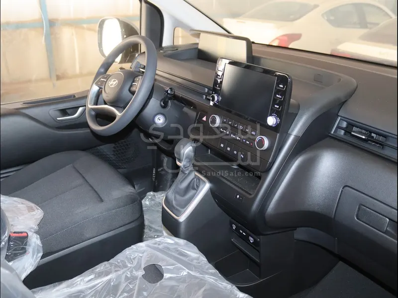 2025 Hyundai Staria
