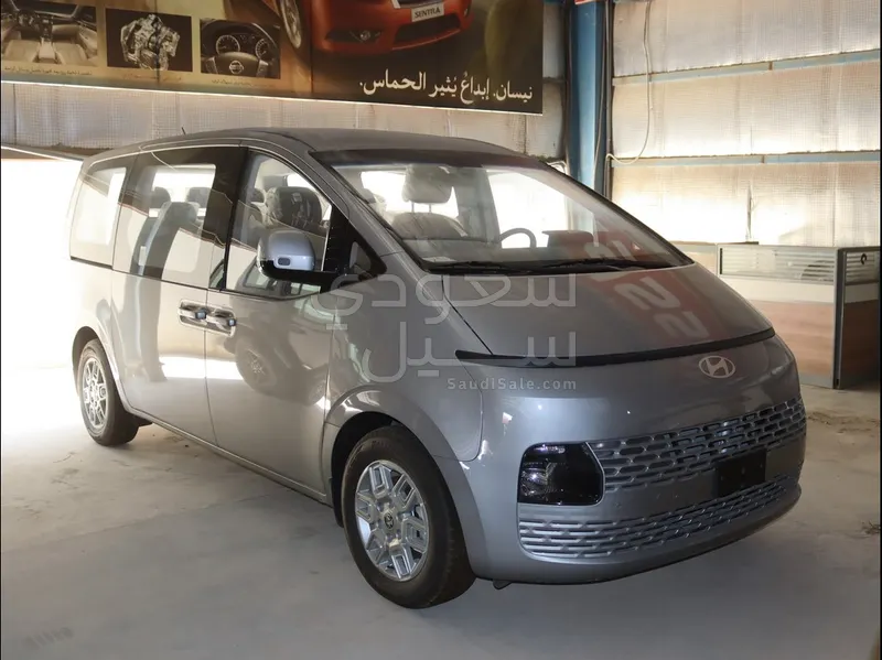 2025 Hyundai Staria