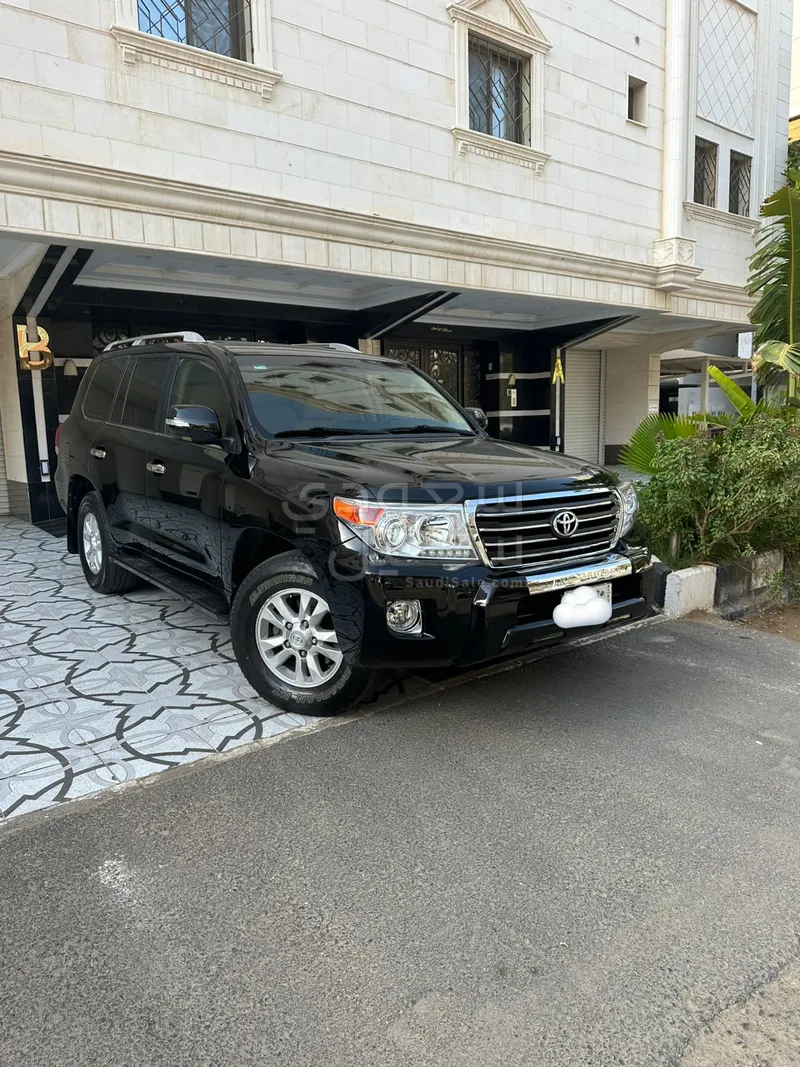 2011 Toyota Land Cruiser GXR