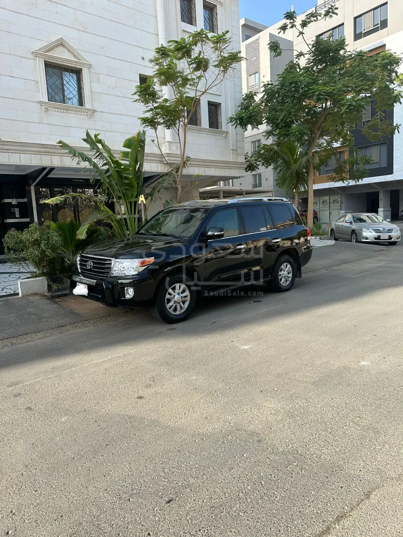 2011 Toyota Land Cruiser GXR