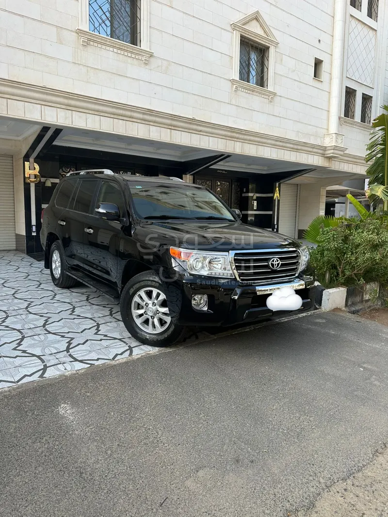 2011 Toyota Land Cruiser GXR
