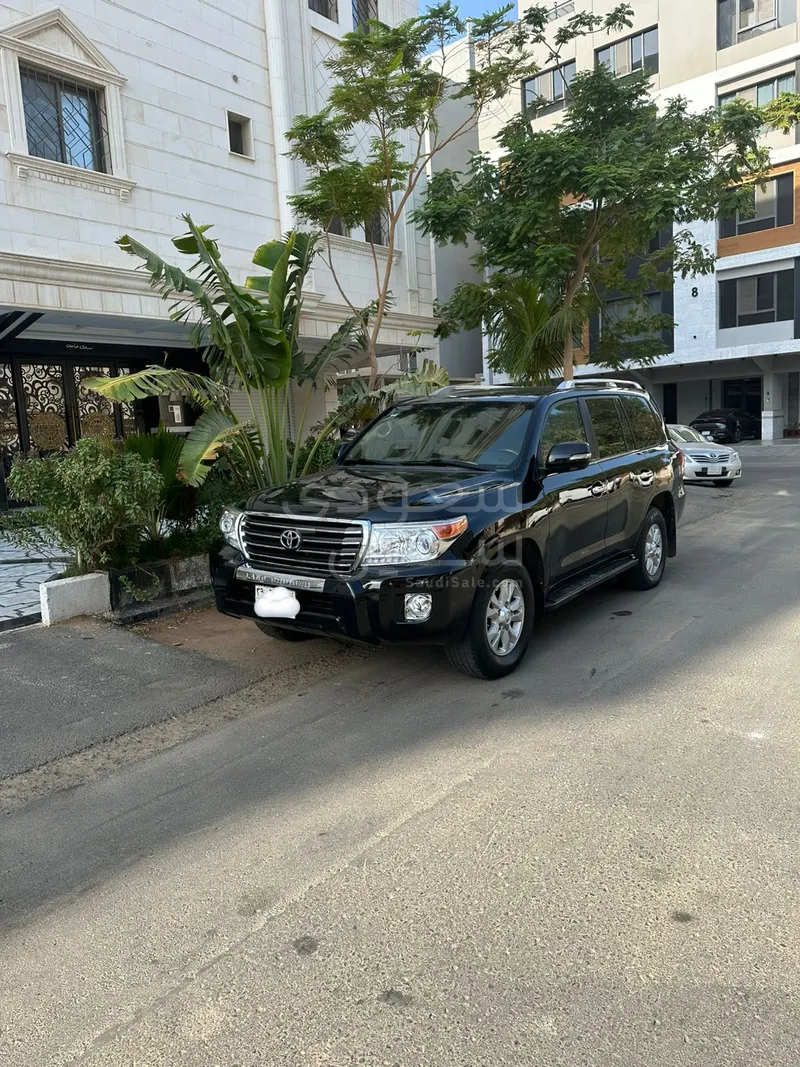2011 Toyota Land Cruiser GXR