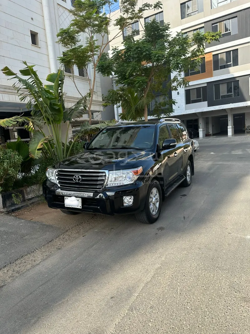 2011 Toyota Land Cruiser GXR