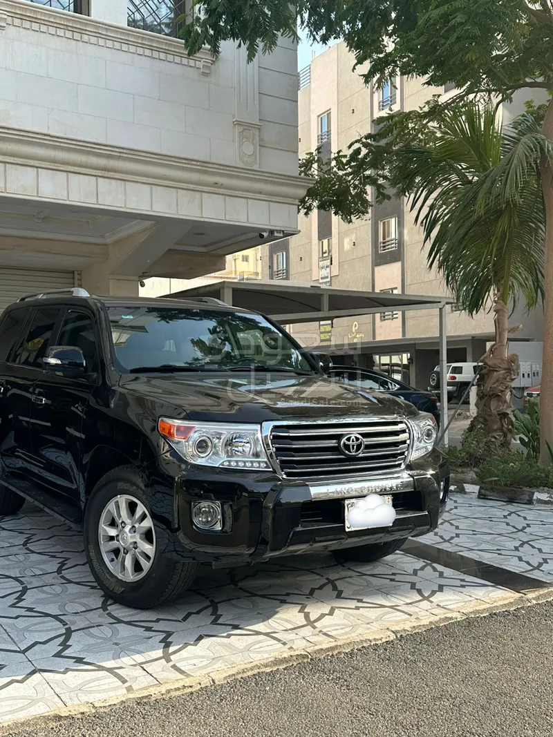 2011 Toyota Land Cruiser GXR
