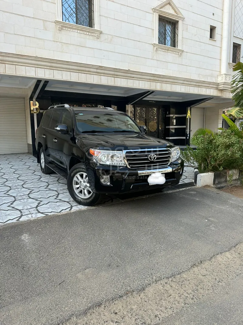 2011 Toyota Land Cruiser GXR