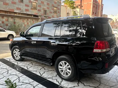 2011 Toyota Land Cruiser GXR