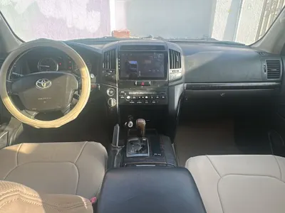 2011 Toyota Land Cruiser GXR