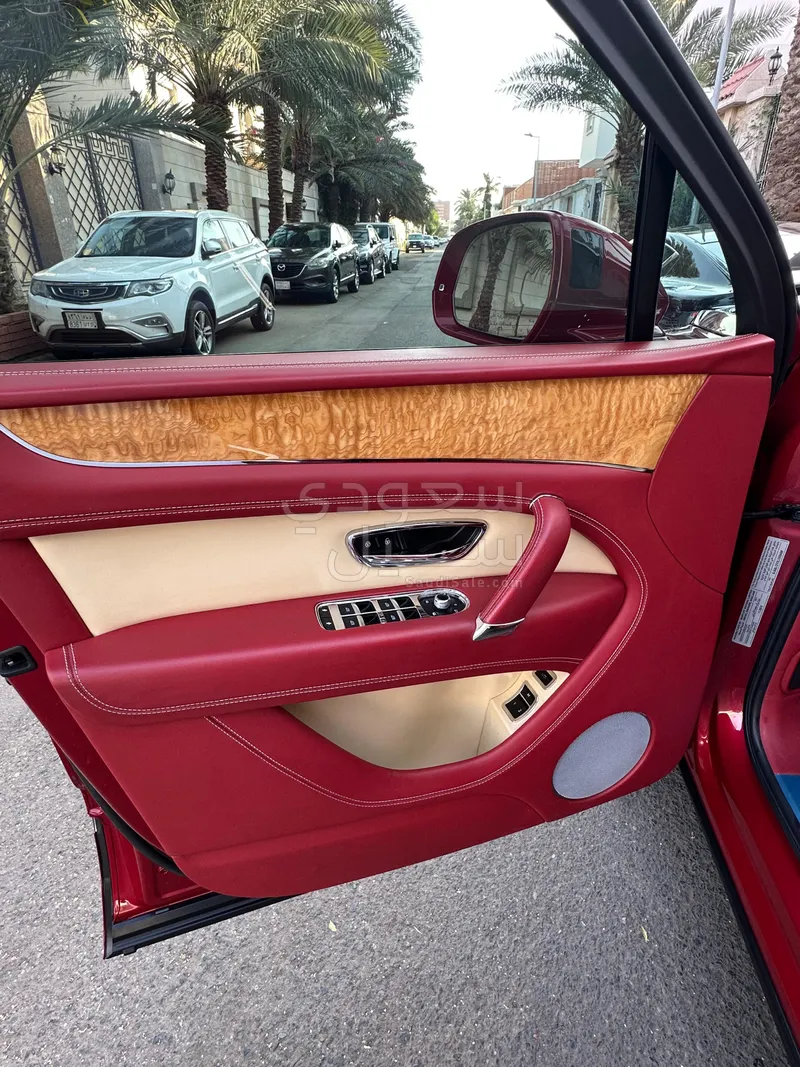 2020 Bentley Bentayga V8