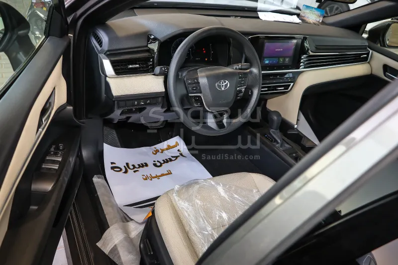 2025 تويوتا كامري ال اي