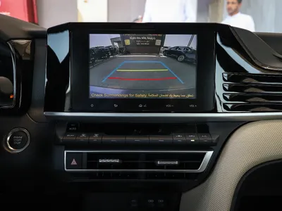 2025 تويوتا كامري ال اي