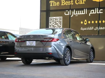 2025 تويوتا كامري ال اي