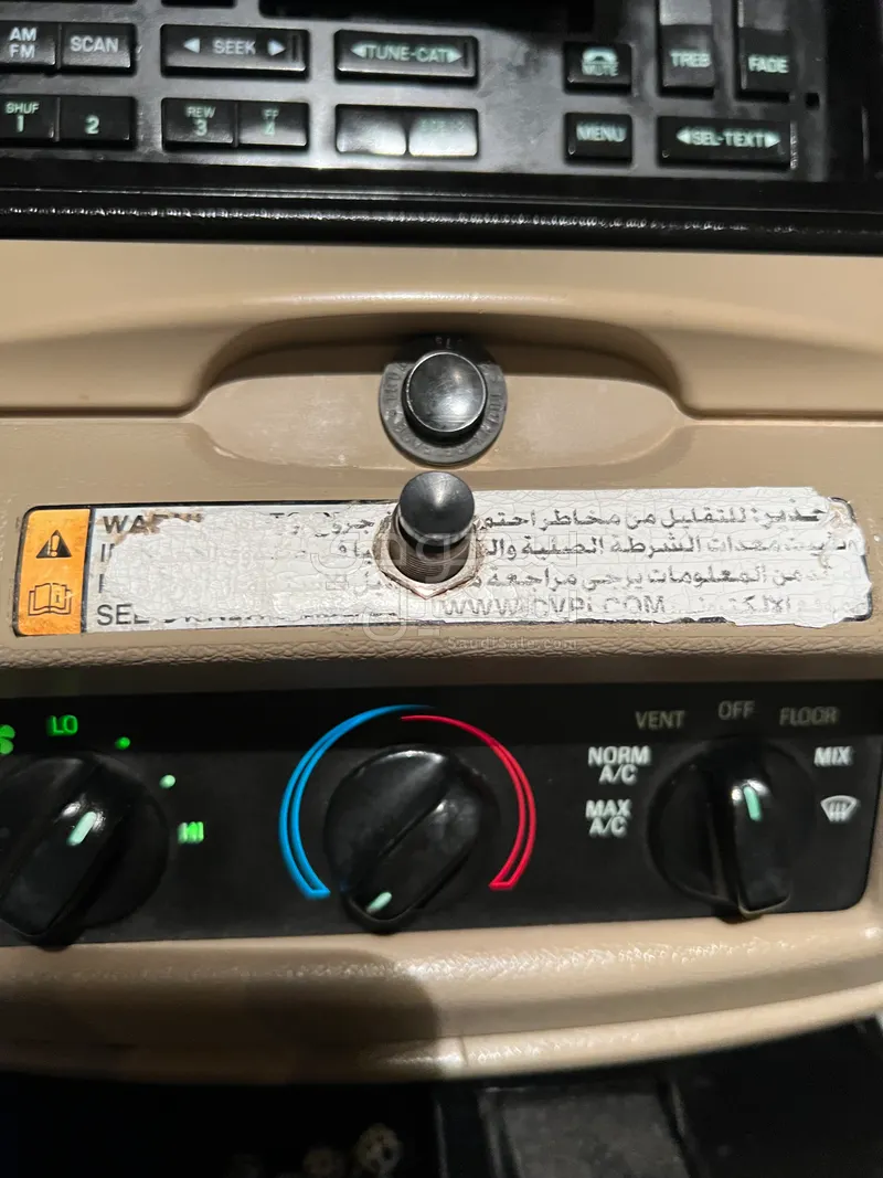 2010 فورد كراون فكتوريا بوليسي