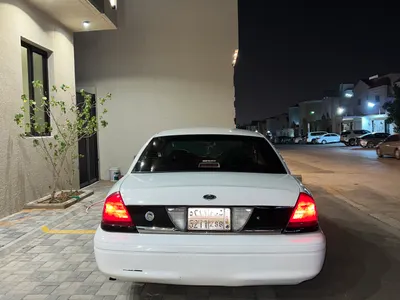 2010 فورد كراون فكتوريا بوليسي