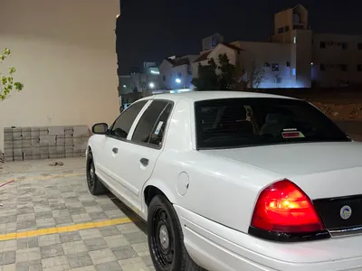 2010 فورد كراون فكتوريا بوليسي