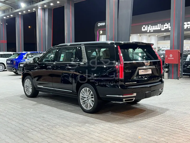 2025 Cadillac Escalade Premium