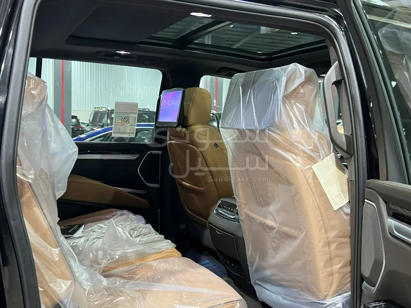 2025 Cadillac Escalade Premium