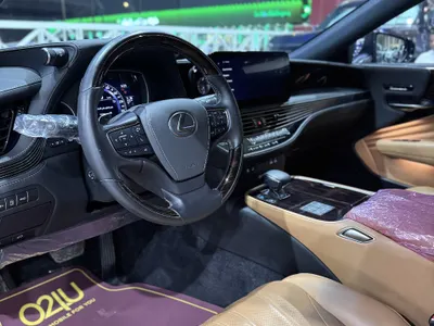 2023 لكزس إل إس 500