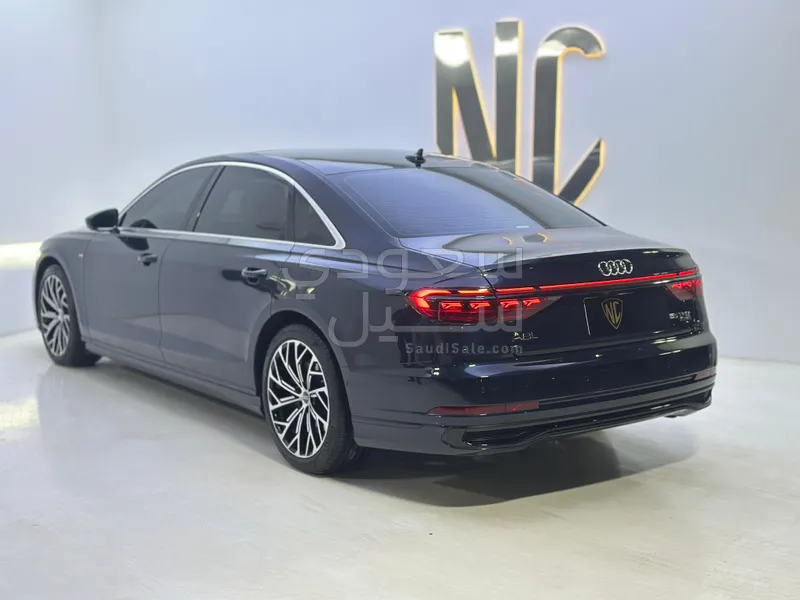 2022 اودي اي 8 ال