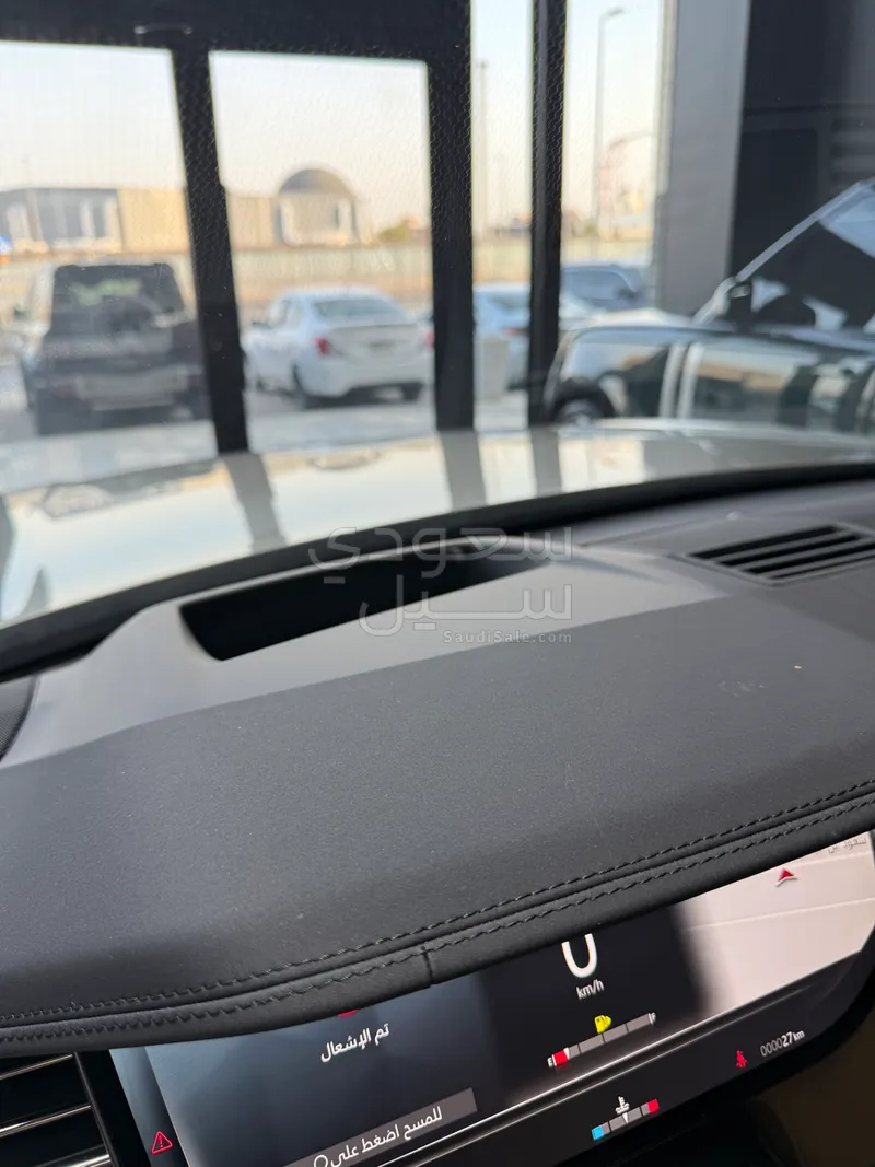 2025 Land Rover Range Rover HSE