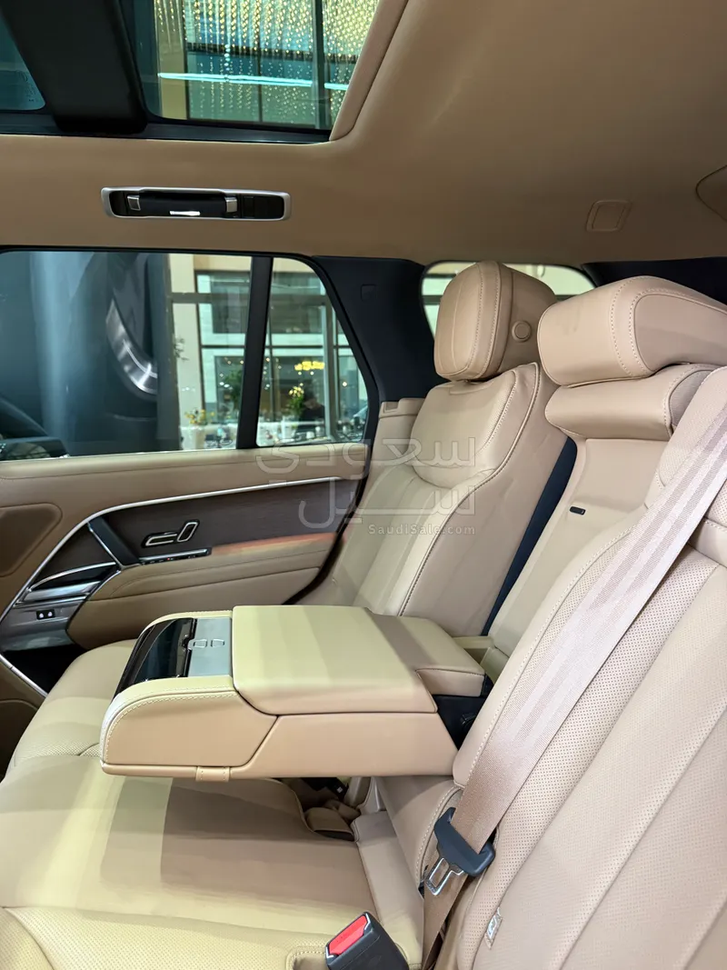 2025 Land Rover Range Rover HSE